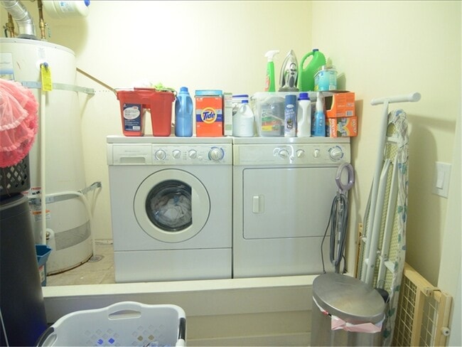 Building Photo - MUST SEE! Beautiful 4 Bedroom/3 Bathroom Home--Near BYU and Peaks Ice Arena