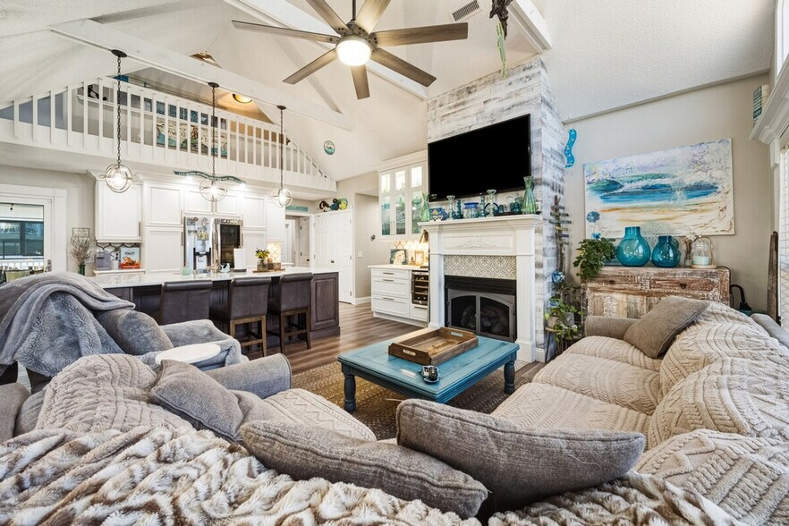 Building Photo - 601 Hazard St