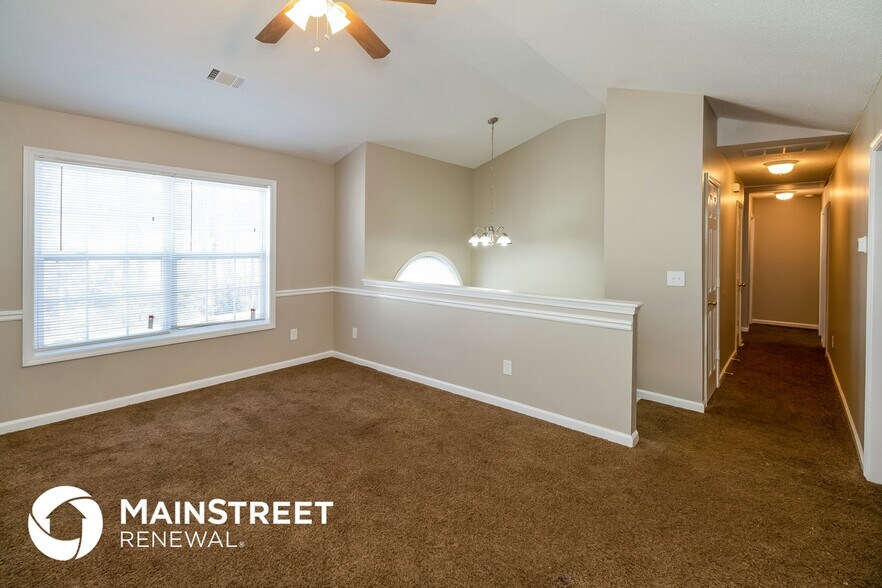 Building Photo - 8139 Green Garden Dr