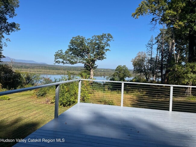 Building Photo - 5265 NY-9G