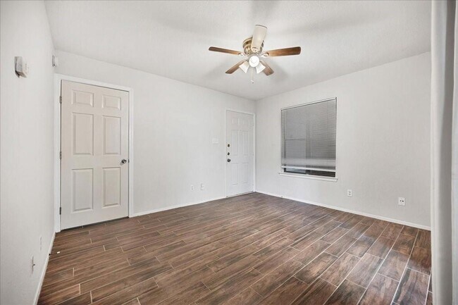 Building Photo - 2500 Burleson Rd