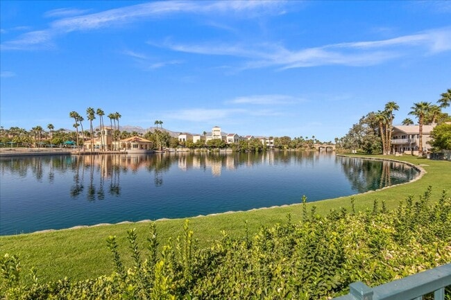 Building Photo - Fabulous Home!