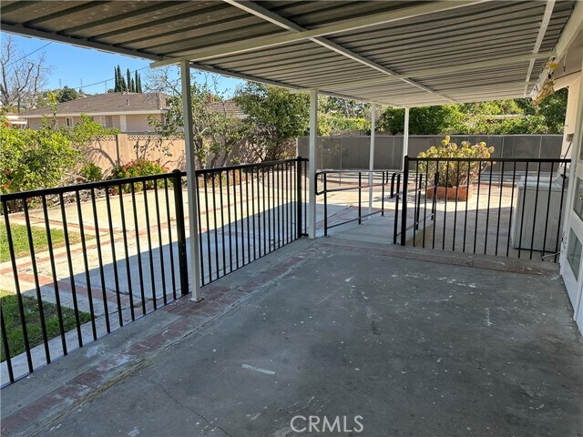 Building Photo - 3025 E Hillcrest Ave