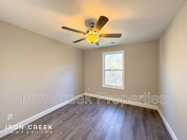 Building Photo - 40 Stone Owl Trl
