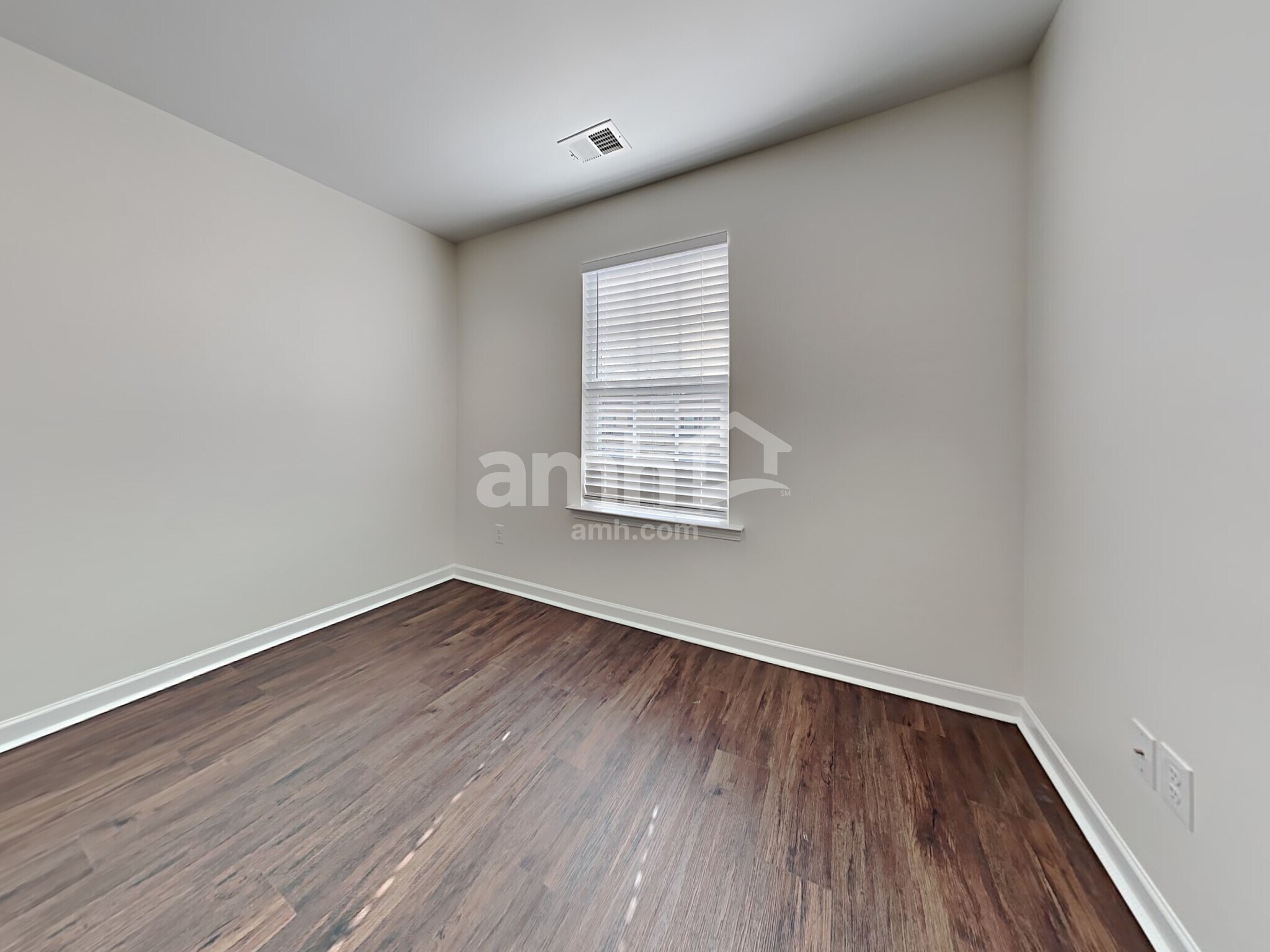 Building Photo - 656 Silver Moss Dr