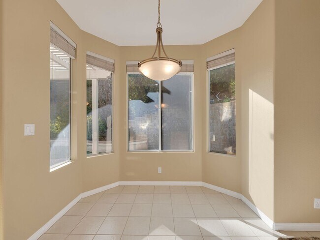 Building Photo - Spacious Newbury Park Rental | Grand Entry, Bonus Room & Covered Patio