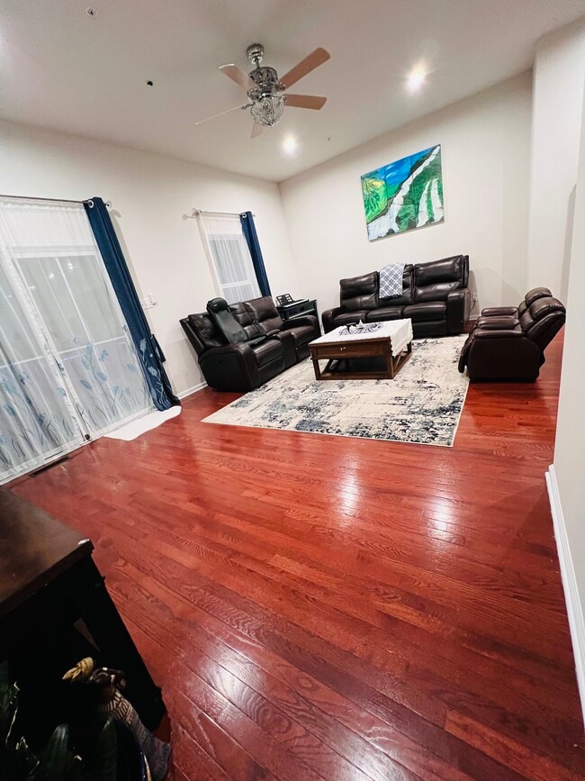 Building Photo - 3010 Mahican Cir