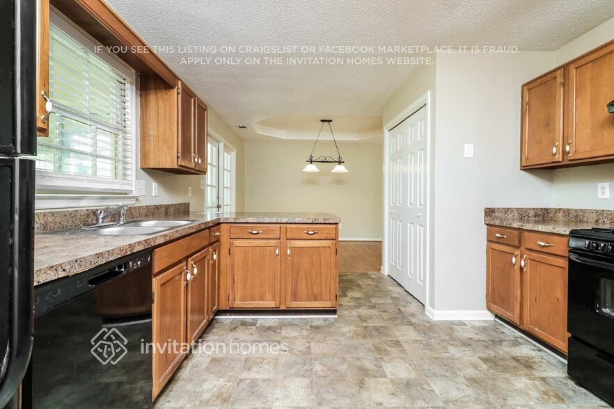 Building Photo - 4116 Meadowlark Ct