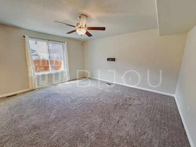 Building Photo - 10881 Aliso Dr