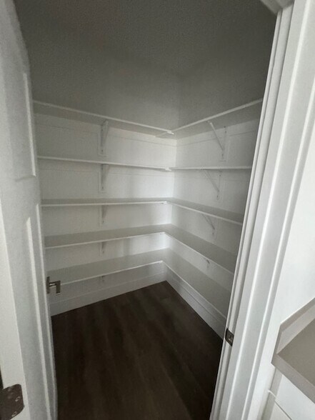 Building Photo - 188 1700 W