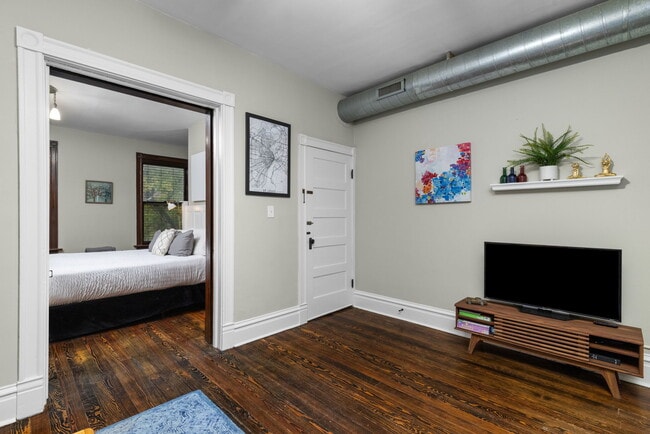 Building Photo - 2819 Shenandoah Ave