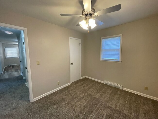 Building Photo - Cozy 3 Bedroom Home in SW Wichita