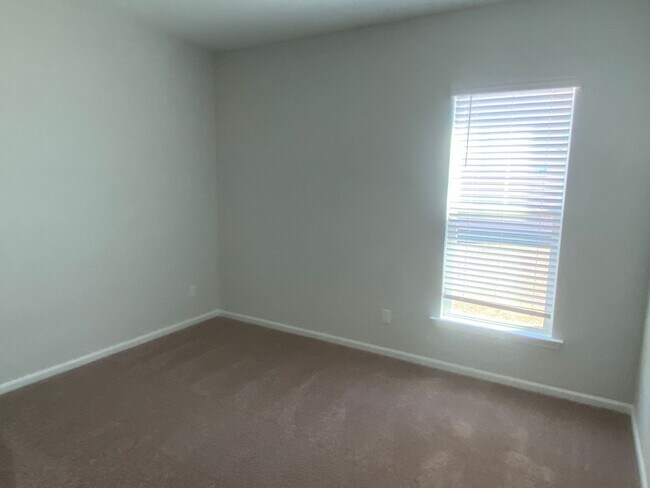 Building Photo - Spacious 4 Bedroom - great location in Pooler, Ga!!