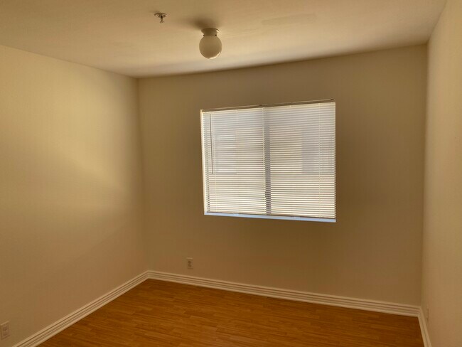 Building Photo - 209 La France Ave