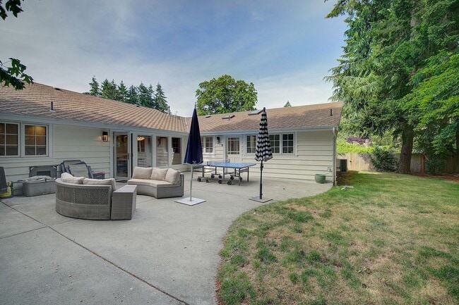 Building Photo - 5bd/2.75ba Mercer Island Home
