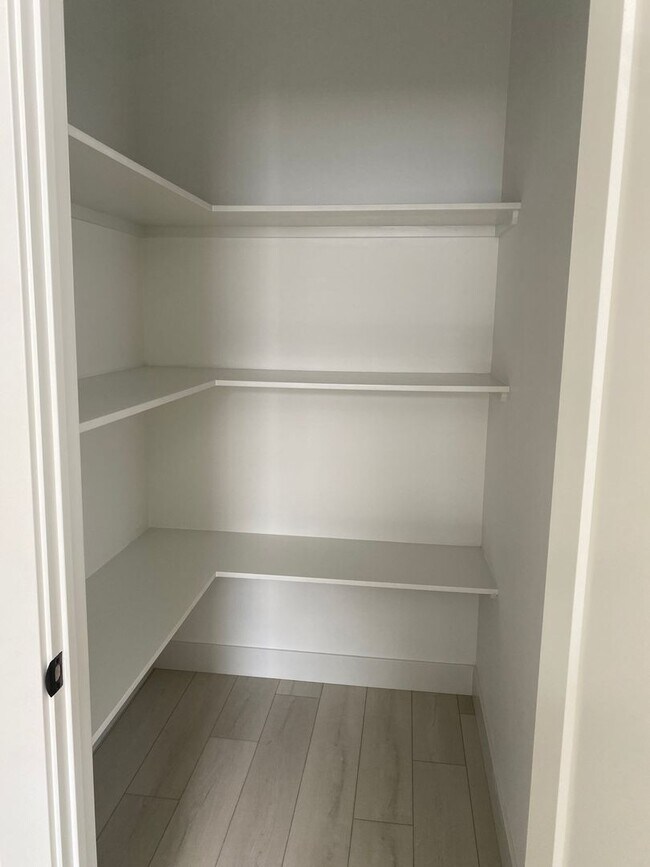 Building Photo - Beautiful New Construction Condo in Moses Pointe, Pets Welcome!