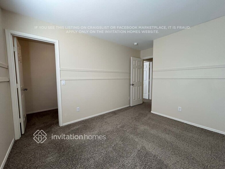 Building Photo - 11714 W Flanagan St