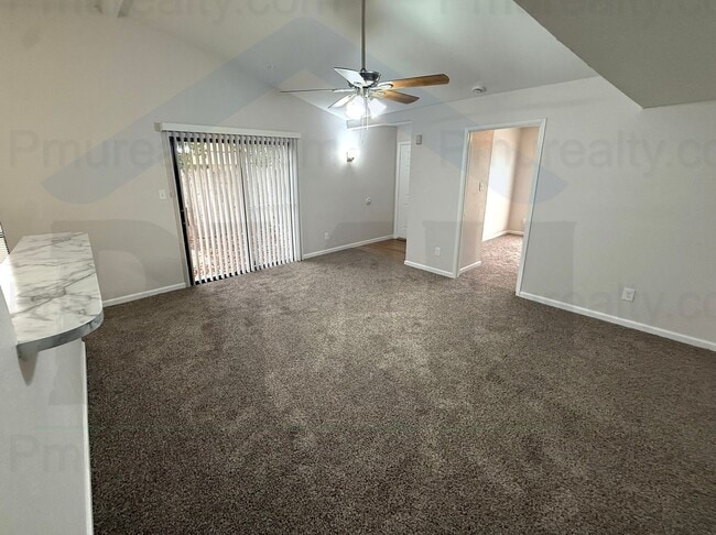 Building Photo - AVAILABLE NOW!!! Charming 2-bedroom, 1-bathroom duplex located in the vibrant city of Dallas