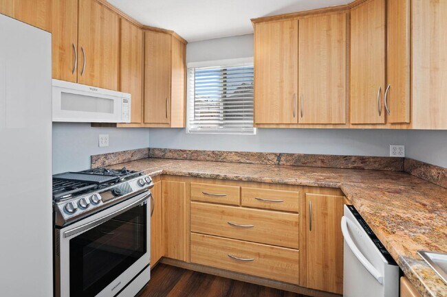 Building Photo - Remodeled San Diego Gem: 2-Bedroom + Den H...