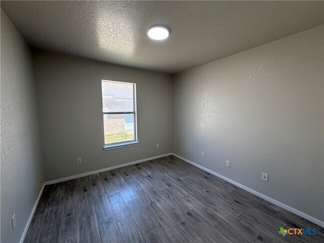 Building Photo - 1722 Aztec Trce