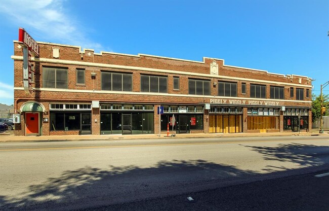 Primary Photo - 1108 S Akard St