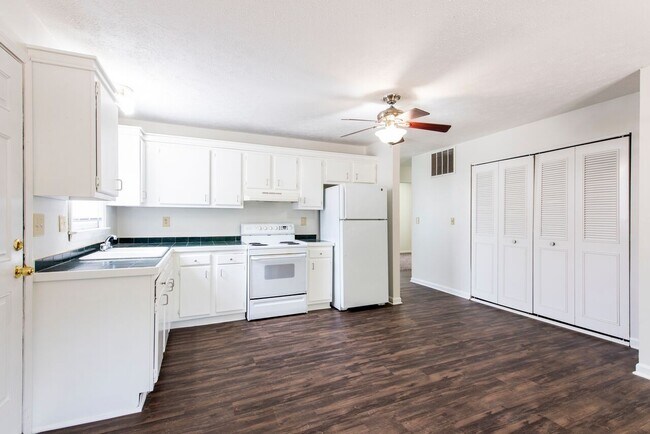 Building Photo - 3BR/1BA Home For Rent in Willow Creek Subdivision