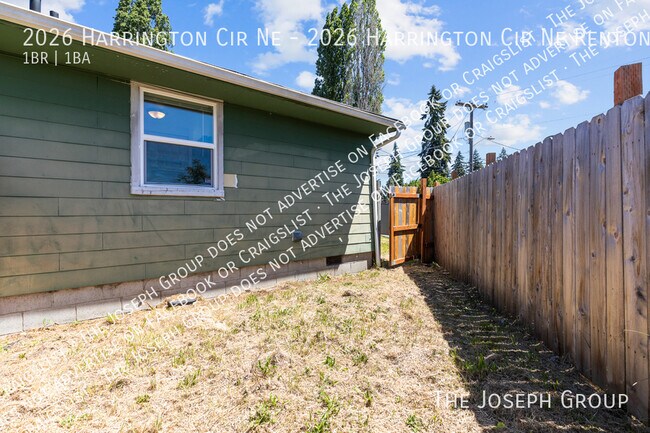 Building Photo - 2026 Harrington Cir NE