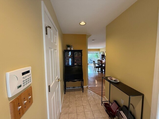 Building Photo - 184 Bishops Forest Dr