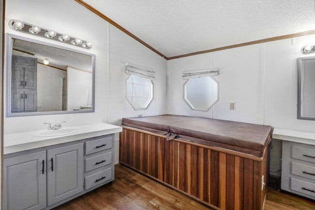 Building Photo - *SPACIOUS HOME IN PIKEVILLE SCHOOL DISTRICT*