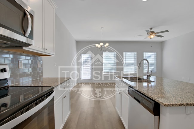 Building Photo - 102 Jaxton St