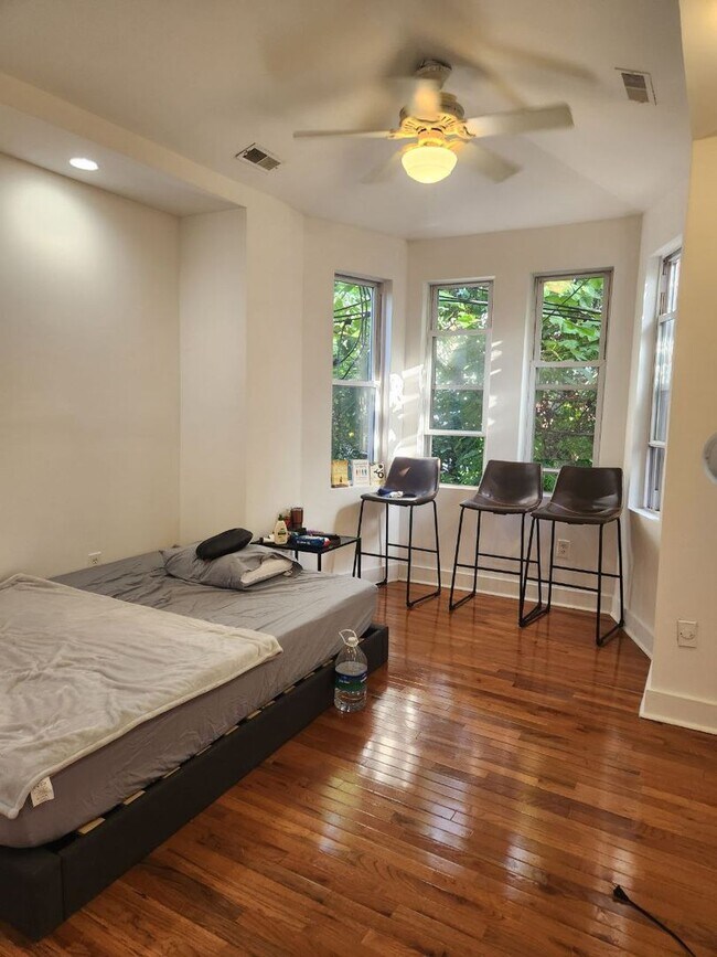 Primary Photo - Bright and spacious three bedroom unit in a great location in Brewerytown