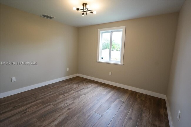 Building Photo - 19450 SW 125th Ave