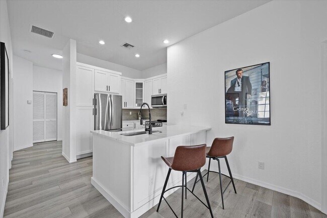 Building Photo - 4986 Bonsai Cir