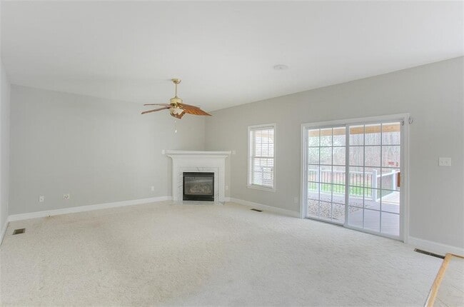 Building Photo - 613 Greyshire Dr