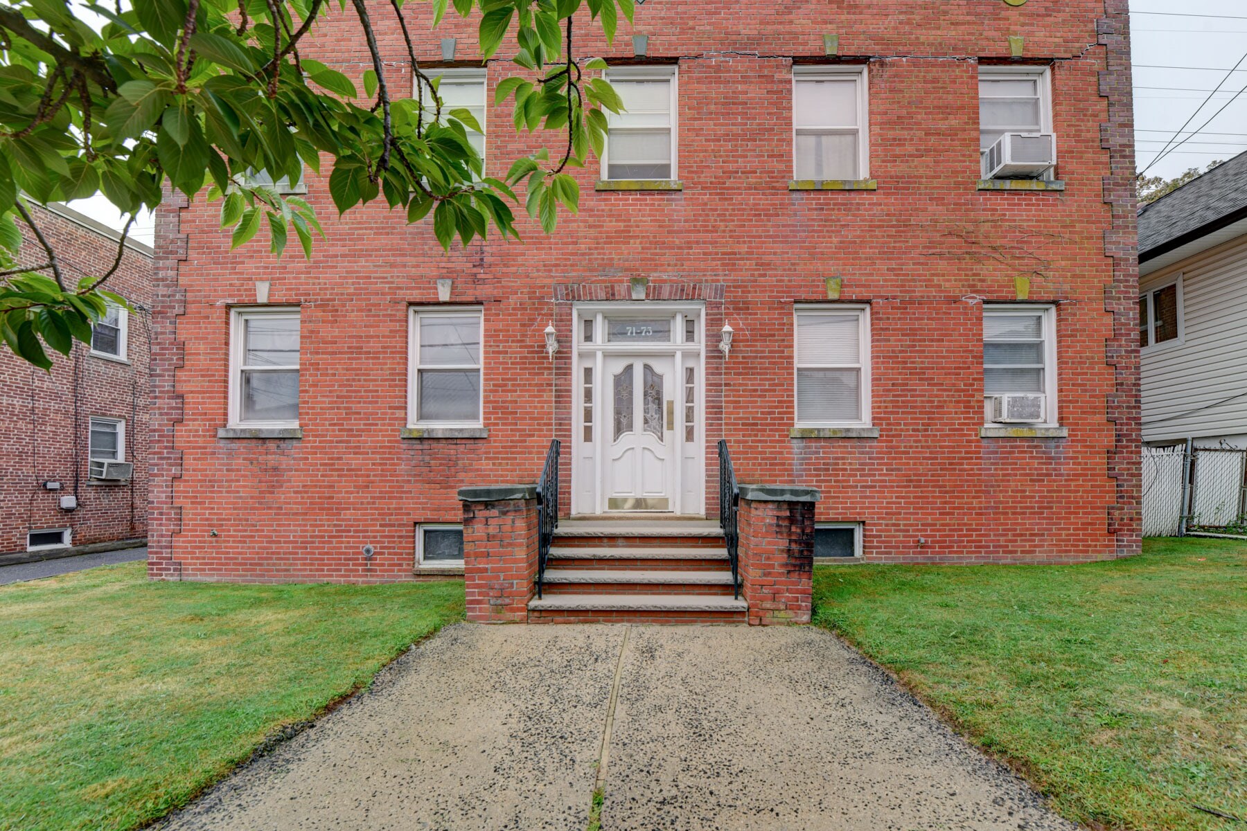 Building Photo - 71 Carmer Ave