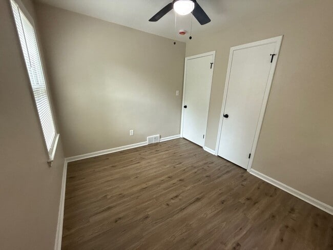 Building Photo - Renovated 3-Bedroom Home – We Welcome Sect...