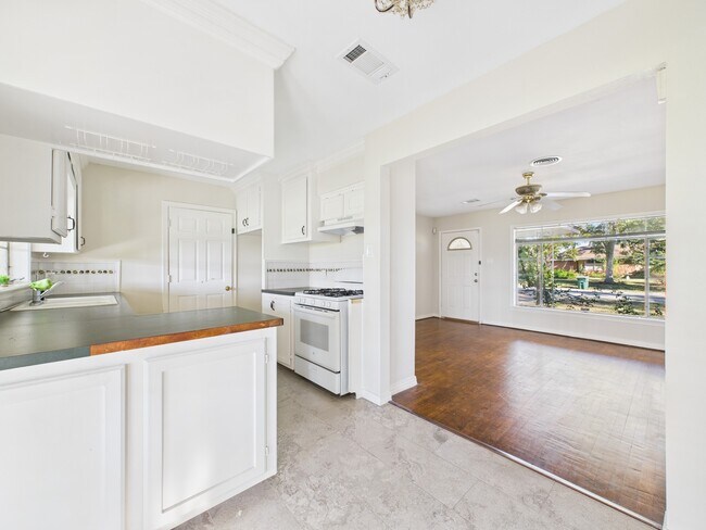 Building Photo - 3035 Guese Rd