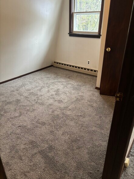 Building Photo - 368 Warner Dr