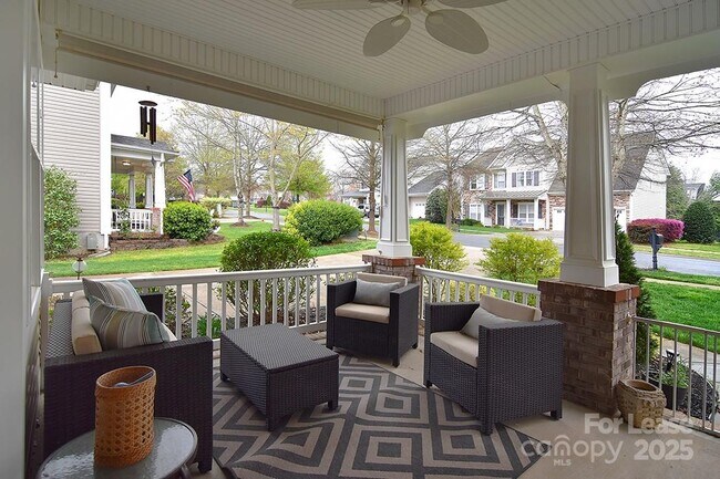 Building Photo - 1116 Sarandon Dr