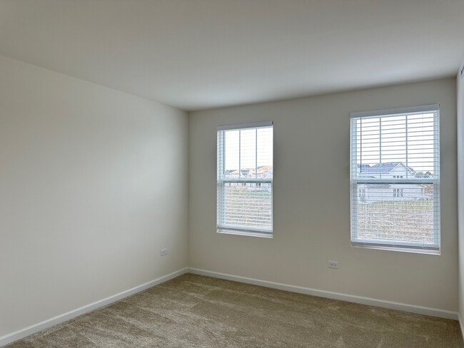 Building Photo - 5955 Hawkweed Dr