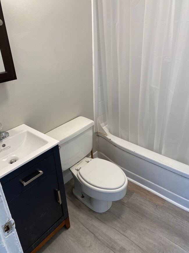 Building Photo - 1/2 Off 1st Month's Rent!! 2 bedroom House in the Randolph Community