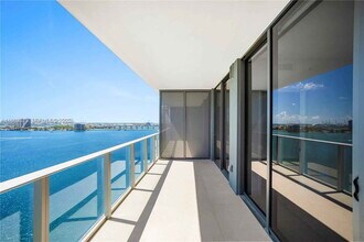 Building Photo - Northeast 24th Street, Miami, FL 33137 - 3 BR 3 BA condo