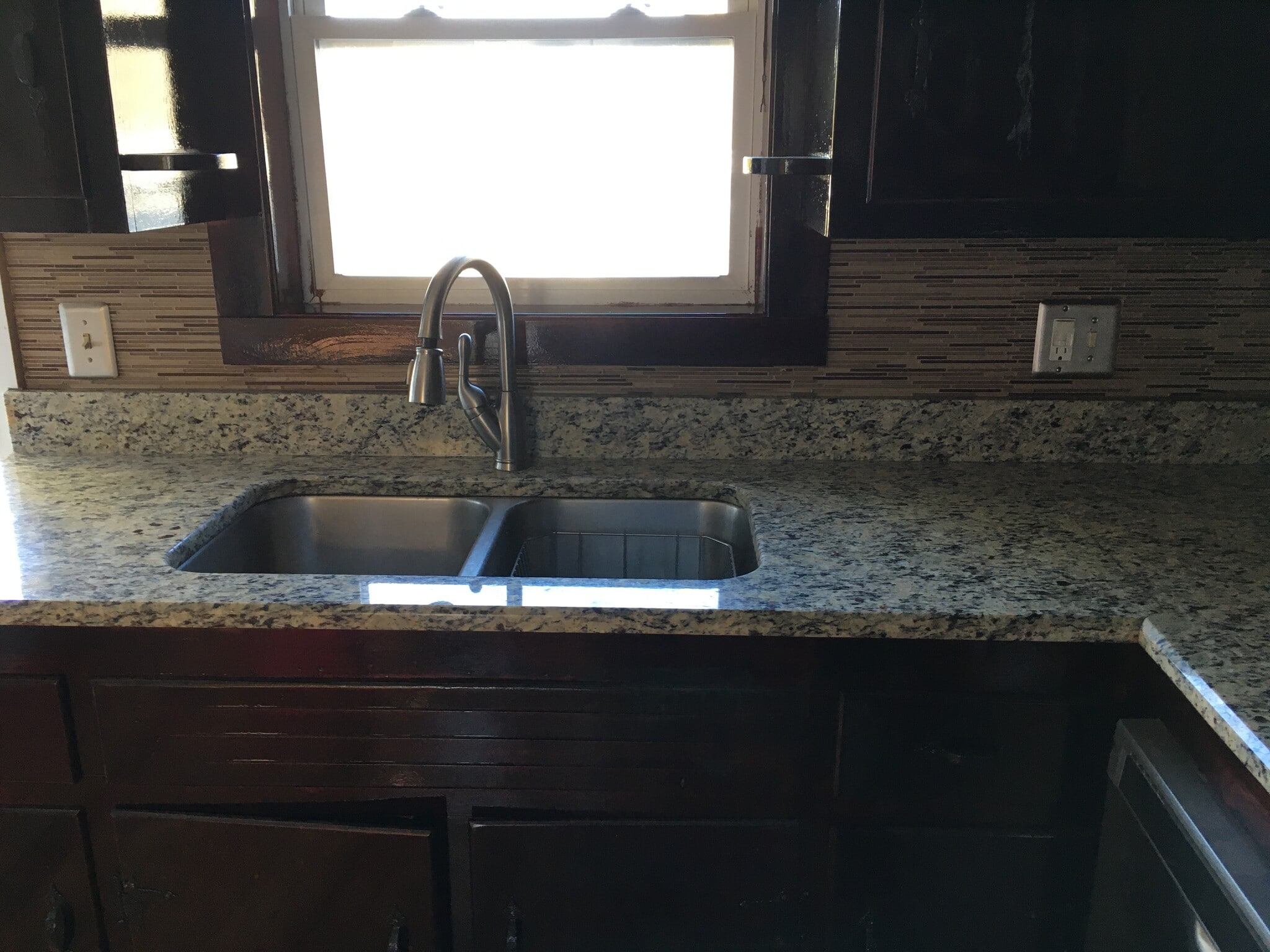 Building Photo - 11 Adams Ct