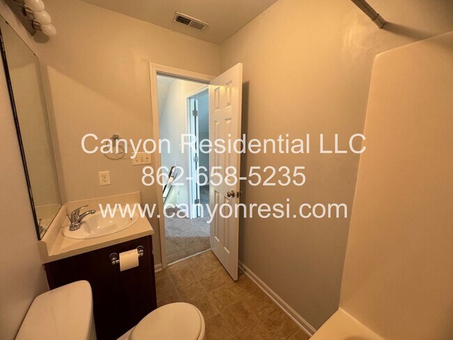 Building Photo - Charming 3-Bedroom Home in Raeford, NC