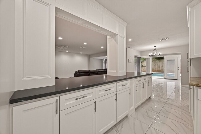 Building Photo - 5207 Bent Bough Ln