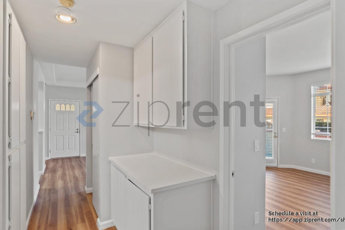 Building Photo - 7054 Dublin Meadows St