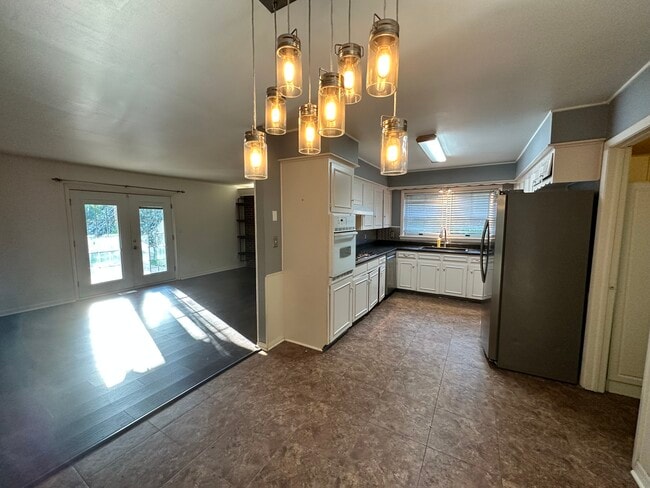 Primary Photo - 2002 S 74th East Ave