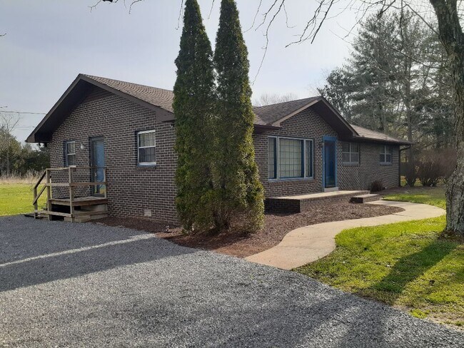 Building Photo - 706 Cathy Ct