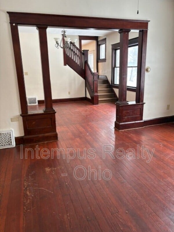 Building Photo - 241 Sexton St