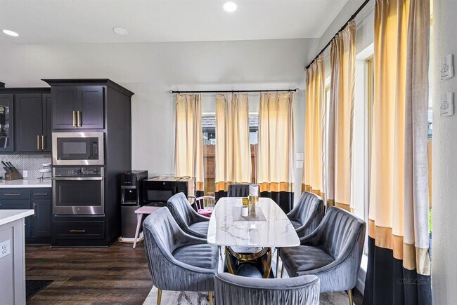 Building Photo - 7211 Sylvan Birch Trl